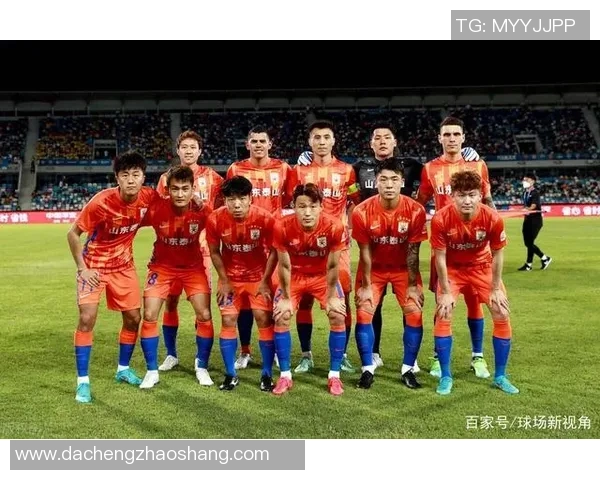 北京足球队战术之争引发球迷热议与专家分析