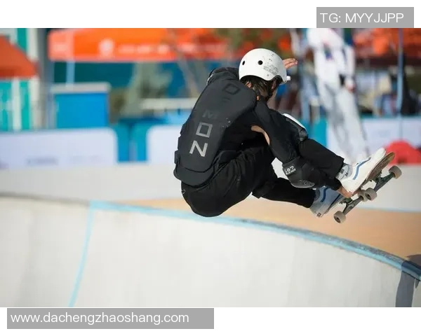 滑板战术解析：上海滑板队的包夹战术与团队协作策略探讨