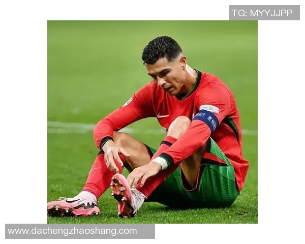 前足球前锋的传奇人生与职业生涯的辉煌成就探讨